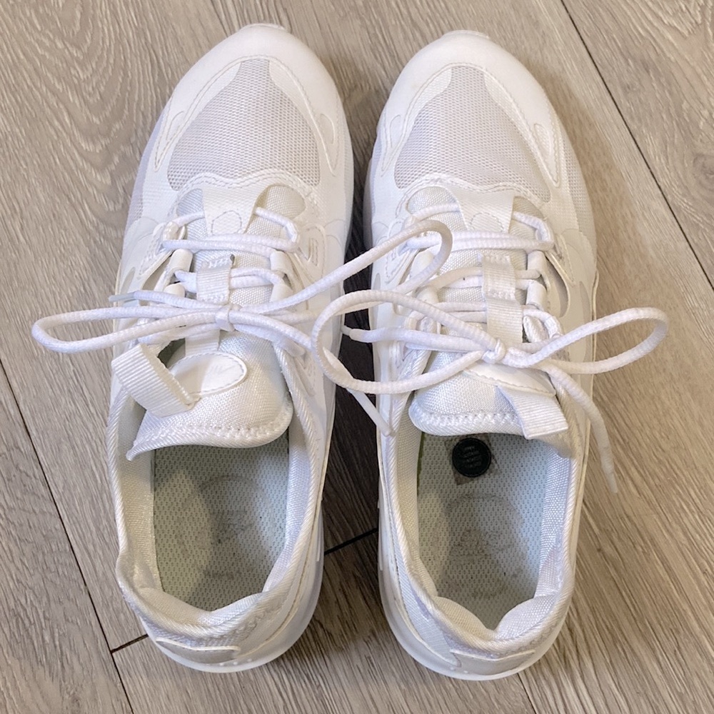 White Nike Air Max Infinity Women Sneakers - Picture 5 of 5